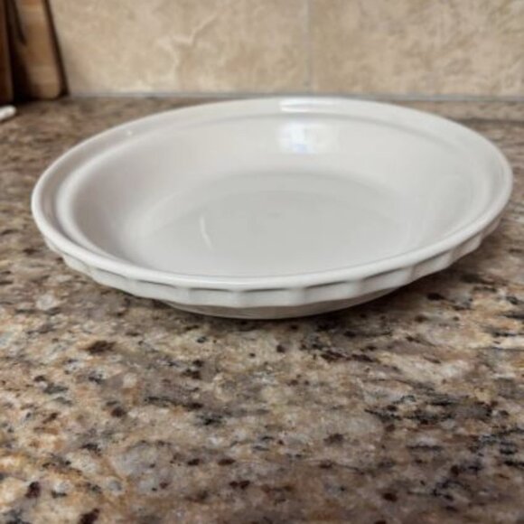 Longaberger Pottery 10-Inch Ivory Woven Traditions Heritage Pie Plate - Picture 1 of 4